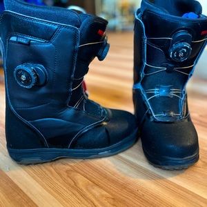Vans Cirro snowboard boot. Double boa. Size 9. Never ridden in.